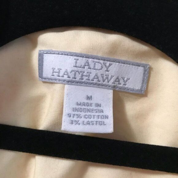 NWOT. Light button down yellow shirt. - Picture 4 of 4